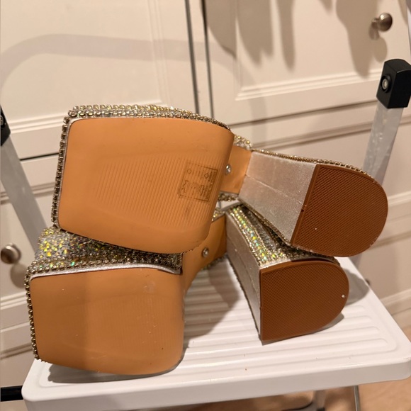 Dazzling Silver and Gold Women's Platform Heels - Picture 4 of 4